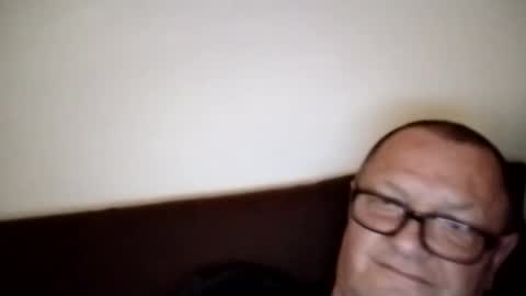 Snapshot of frauenfeind1 chatting on 09/20/25, 06:58 Wolfi online show from 09/20/25, 06:58