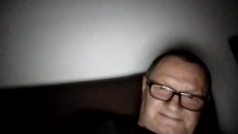 Snapshot of frauenfeind1 chatting on 10/15/25, 06:46 Wolfi online show from 10/15/25, 06:46