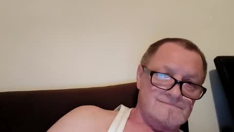 Snapshot of frauenfeind1 chatting on 04/02/26, 06:44 Wolfi online show from 04/02/26, 06:44