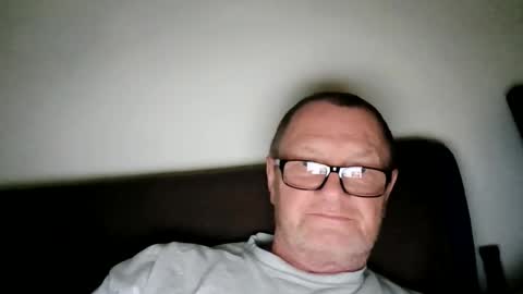 Snapshot of frauenfeind1 chatting on 06/10/26, 09:52 Wolfi online show from 06/10/26, 09:52