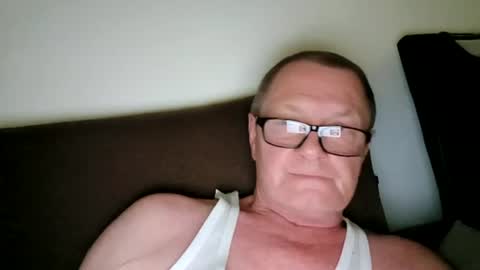 Snapshot of frauenfeind1 chatting on 06/18/26, 12:31 Wolfi online show from 06/18/26, 12:31