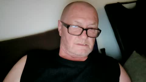 Snapshot of frauenfeind1 chatting on 06/22/26, 05:26 Wolfi online show from 06/22/26, 05:26
