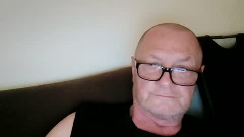 Snapshot of frauenfeind1 chatting on 06/23/26, 05:49 Wolfi online show from 06/23/26, 05:49