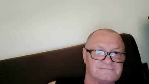Snapshot of frauenfeind1 chatting on 06/25/26, 06:07 Wolfi online show from 06/25/26, 06:07