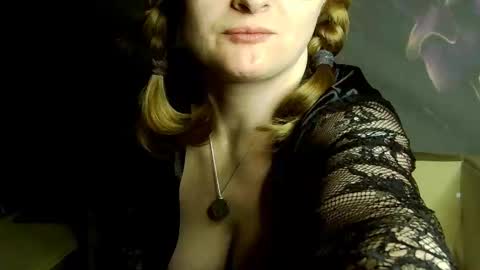 FrauKet online show from 10/21/25, 09:37