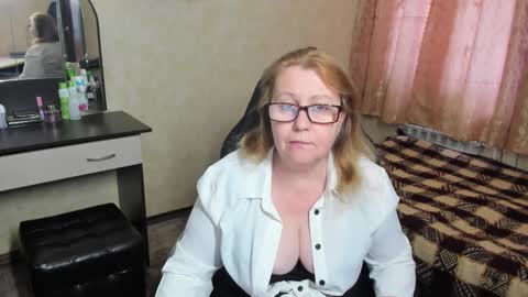 Snapshot of fraumartha chatting on 02/15/25, 01:16 FrauMartha online show from 02/15/25, 01:16