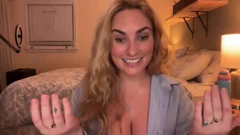 Snapshot of frayfitz chatting on 02/26/26, 04:44 Fray online show from 02/26/26, 04:44