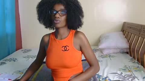 Snapshot of freakky_nessa chatting on 12/14/24, 01:59 Nessa-Independent model online show from 12/14/24, 01:59
