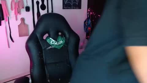 Lia Gomez online show from 10/20/25, 11:16