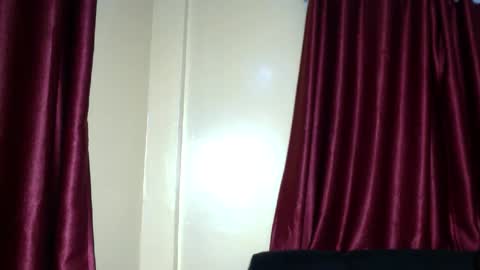 Snapshot of freaky_lyne chatting on 04/16/26, 11:18 Lyne online show from 04/16/26, 11:18