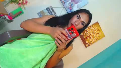 Snapshot of freaky_mariah chatting on 02/14/25, 02:44 just call me mariah online show from 02/14/25, 02:44