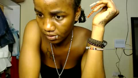 Snapshot of freaky_shamzzy chatting on 06/08/26, 01:28 shamika online show from 06/08/26, 01:28