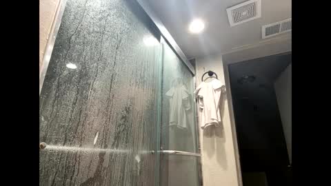 Snapshot of freakybubba chatting on 09/27/25, 02:44 Freakybubba online show from 09/27/25, 02:44