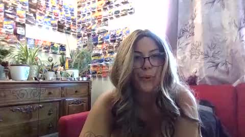 Snapshot of freakydreama chatting on 06/08/26, 06:19 FreakyDreama online show from 06/08/26, 06:19