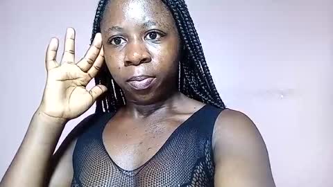 Snapshot of freakyebony1 chatting on 06/19/26, 11:19 Frecky online show from 06/19/26, 11:19
