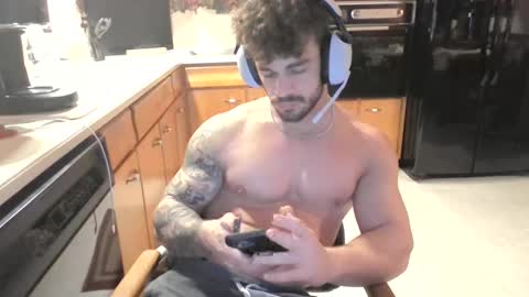 Snapshot of freakyfitking chatting on 01/01/25, 02:51 freakyfitking online show from 01/01/25, 02:51