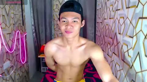 Snapshot of freakymarkxxx chatting on 06/19/26, 03:38 Mark online show from 06/19/26, 03:38