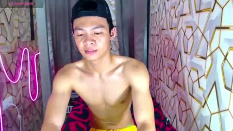 Snapshot of freakymarkxxx chatting on 06/20/26, 11:24 Mark online show from 06/20/26, 11:24