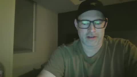 Snapshot of fred177771558049 chatting on 03/22/26, 02:04 fred177771558049 online show from 03/22/26, 02:04