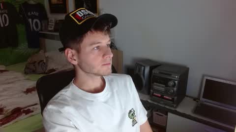 Snapshot of freddy_star chatting on 03/18/26, 02:31 Frederick Perin online show from 03/18/26, 02:31