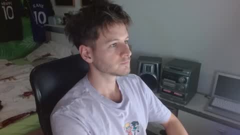 Snapshot of freddy_star chatting on 04/02/26, 03:09 Frederick Perin online show from 04/02/26, 03:09