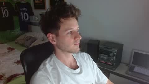 Snapshot of freddy_star chatting on 04/10/26, 01:16 Frederick Perin online show from 04/10/26, 01:16