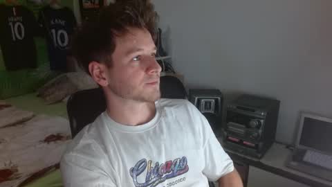 Snapshot of freddy_star chatting on 04/11/26, 02:32 Frederick Perin online show from 04/11/26, 02:32