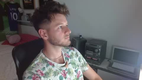 Snapshot of freddy_star chatting on 06/09/26, 05:13 Frederick Perin online show from 06/09/26, 05:13