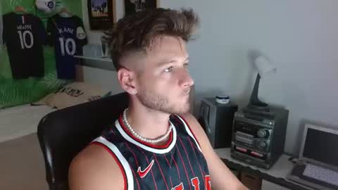 Snapshot of freddy_star chatting on 08/05/26, 01:25 Frederick Perin online show from 08/05/26, 01:25