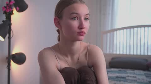 Snapshot of fredericabledsoe chatting on 10/12/25, 04:22 Amy online show from 10/12/25, 04:22