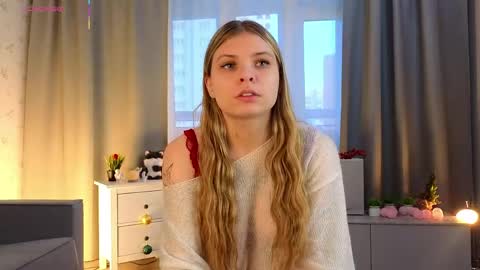 Snapshot of fredericahadley chatting on 04/16/26, 02:51 Hey im Olivia im glat to see you in mu room3 online show from 04/16/26, 02:51