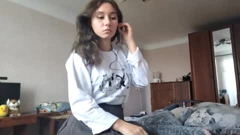 Mia online show from 10/03/25, 11:40