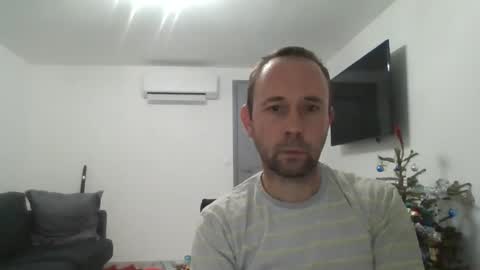 Snapshot of fredodu41 chatting on 12/26/24, 05:19 fredodu41 online show from 12/26/24, 05:19