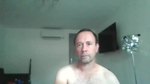 Snapshot of fredodu41 chatting on 09/25/25, 04:32 fredodu41 online show from 09/25/25, 04:32