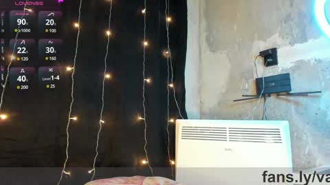 Snapshot of free_forever chatting on 12/21/24, 07:06 Jenny online show from 12/21/24, 07:06