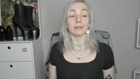 Snapshot of freeanne chatting on 06/23/26, 06:33 Anne online show from 06/23/26, 06:33