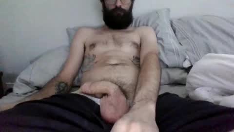 Snapshot of freebeard8 chatting on 05/10/26, 12:27 Freebeard8 online show from 05/10/26, 12:27