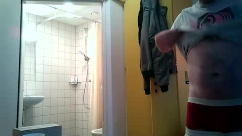 Snapshot of freedomloveherr chatting on 12/20/25, 11:17 Matricks seven online show from 12/20/25, 11:17