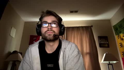 Snapshot of freezeskiii chatting on 12/20/25, 06:37 freezeskiii online show from 12/20/25, 06:37