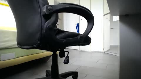 Snapshot of freiherr111 chatting on 09/12/25, 12:05 Walter Fischer online show from 09/12/25, 12:05