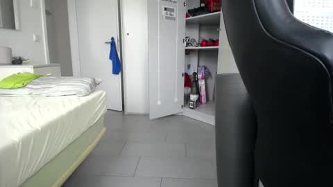 Snapshot of freiherr111 chatting on 11/02/25, 10:06 Walter Fischer online show from 11/02/25, 10:06