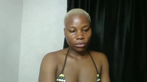 frekkymorelle online show from 02/11/25, 08:26