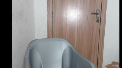 frekkymorelle online show from 10/18/25, 05:54