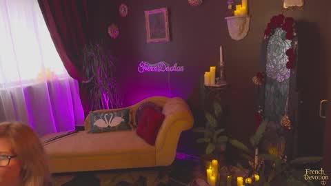 Louise or Lou 3 online show from 01/11/26, 02:33