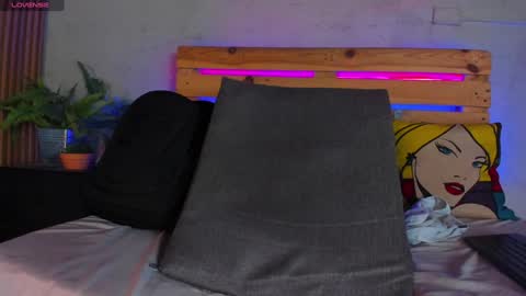 Snapshot of french_sexx chatting on 01/21/25, 04:10 Xavier online show from 01/21/25, 04:10