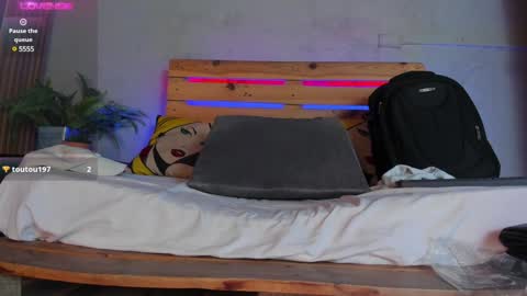 Snapshot of french_sexx chatting on 01/22/25, 04:23 Xavier online show from 01/22/25, 04:23