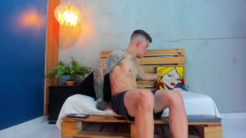 Snapshot of french_sexx chatting on 02/09/25, 01:11 Xavier online show from 02/09/25, 01:11