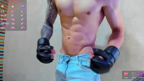 Snapshot of french_sexx chatting on 03/06/25, 07:21 Xavier online show from 03/06/25, 07:21