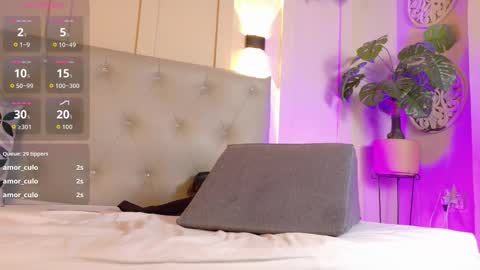 Snapshot of french_sexx chatting on 10/10/25, 08:08 Xavier online show from 10/10/25, 08:08