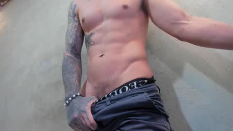 Snapshot of french_sexx chatting on 10/14/25, 01:12 Xavier online show from 10/14/25, 01:12